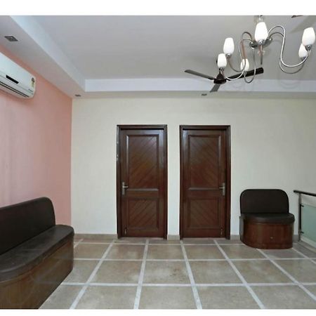 Hotel Inn Noida Bagian luar foto