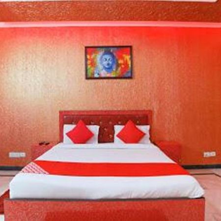 Hotel Inn Noida Bagian luar foto