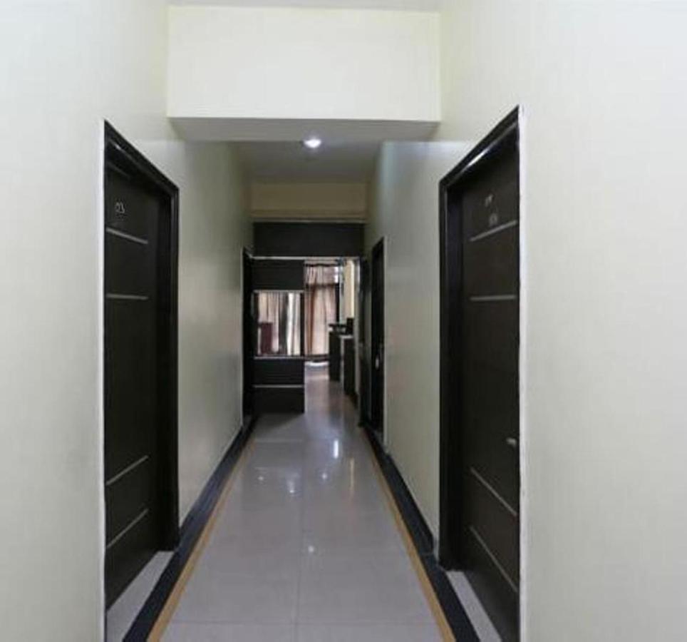 Hotel Inn Noida Bagian luar foto
