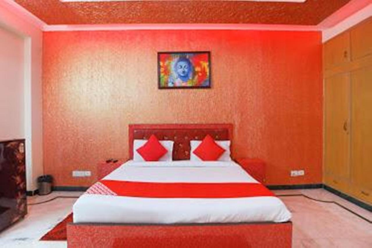 Hotel Inn Noida Bagian luar foto