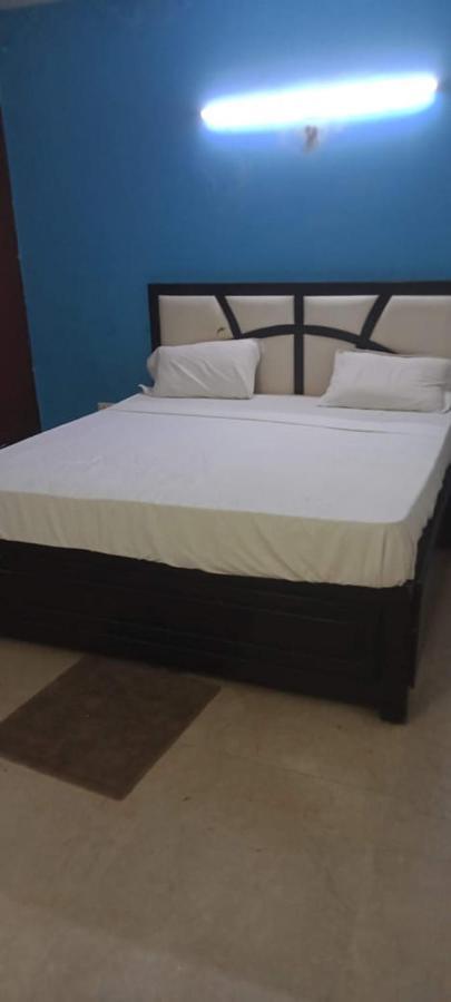 Hotel Inn Noida Bagian luar foto