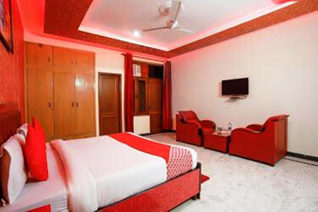 Hotel Inn Noida Bagian luar foto